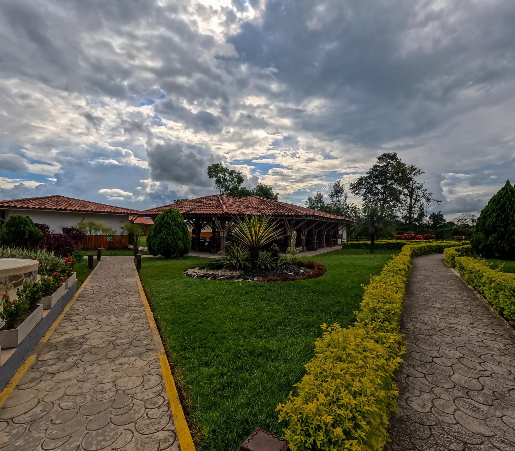 Hotel Parque De Los Arrieros Montenegro Exterior photo