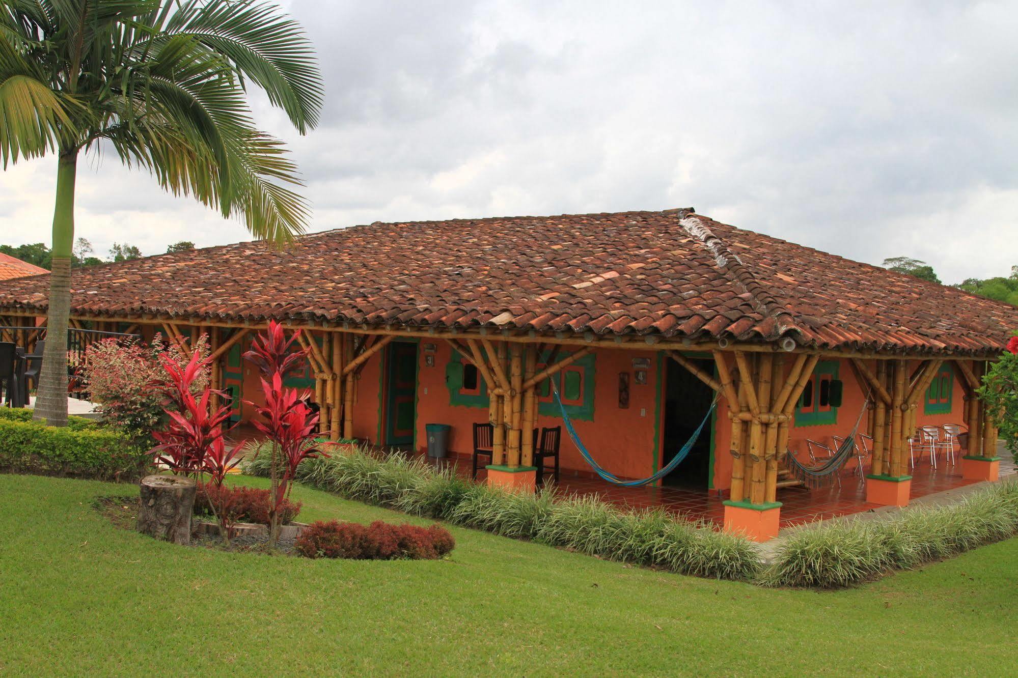 Hotel Parque De Los Arrieros Montenegro Exterior photo