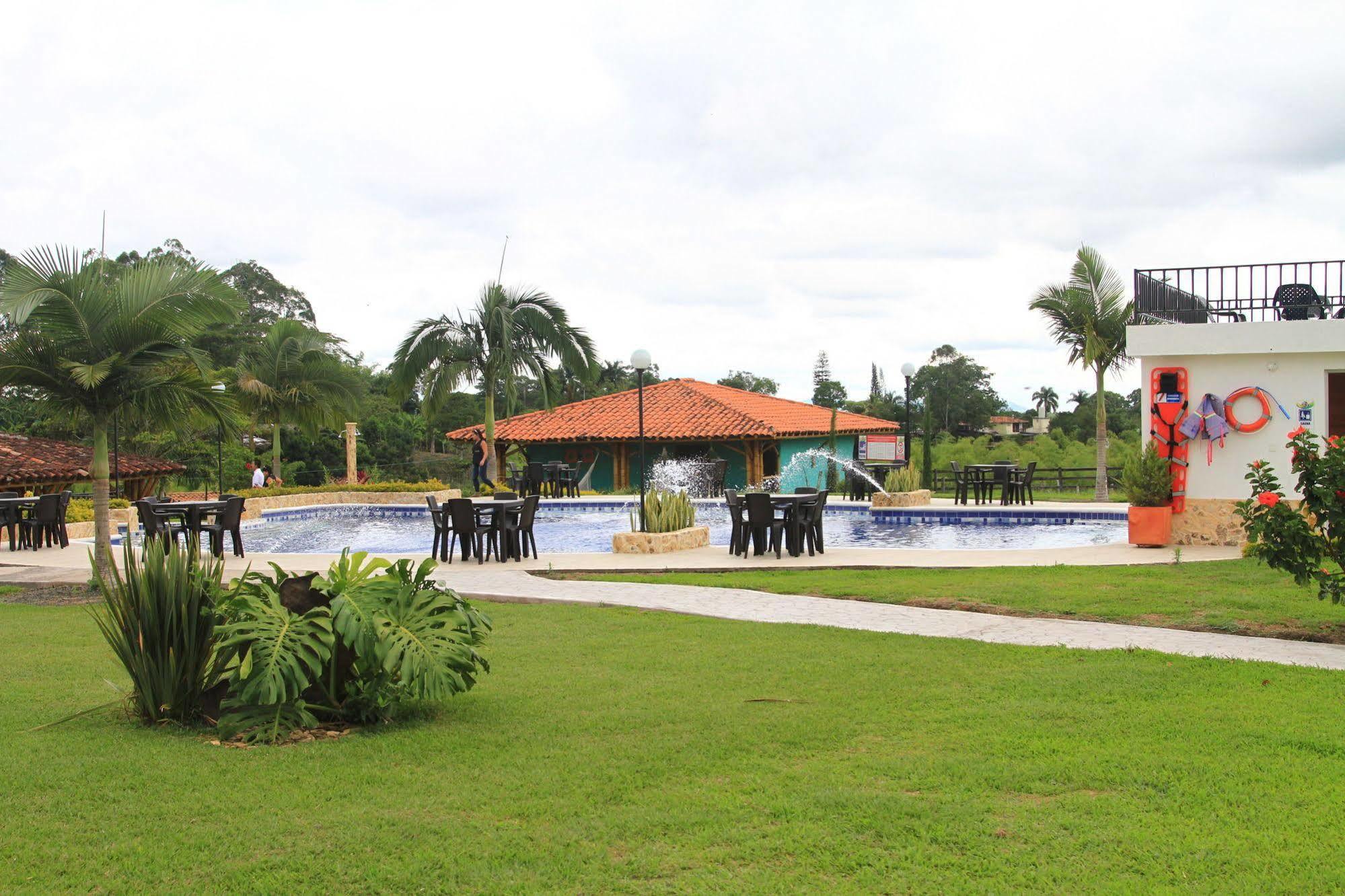 Hotel Parque De Los Arrieros Montenegro Exterior photo